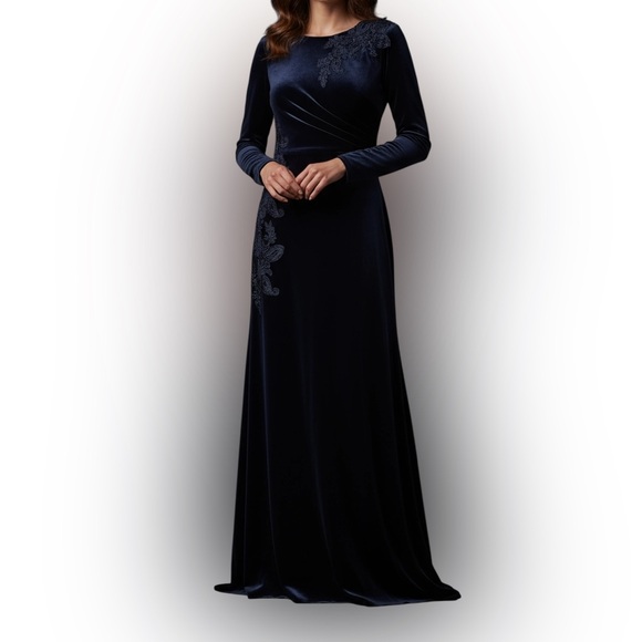 Ricki Freeman for Teri John Navy Blue Appliquéd Velvet Gown Size 18 read re size - Picture 1 of 11
